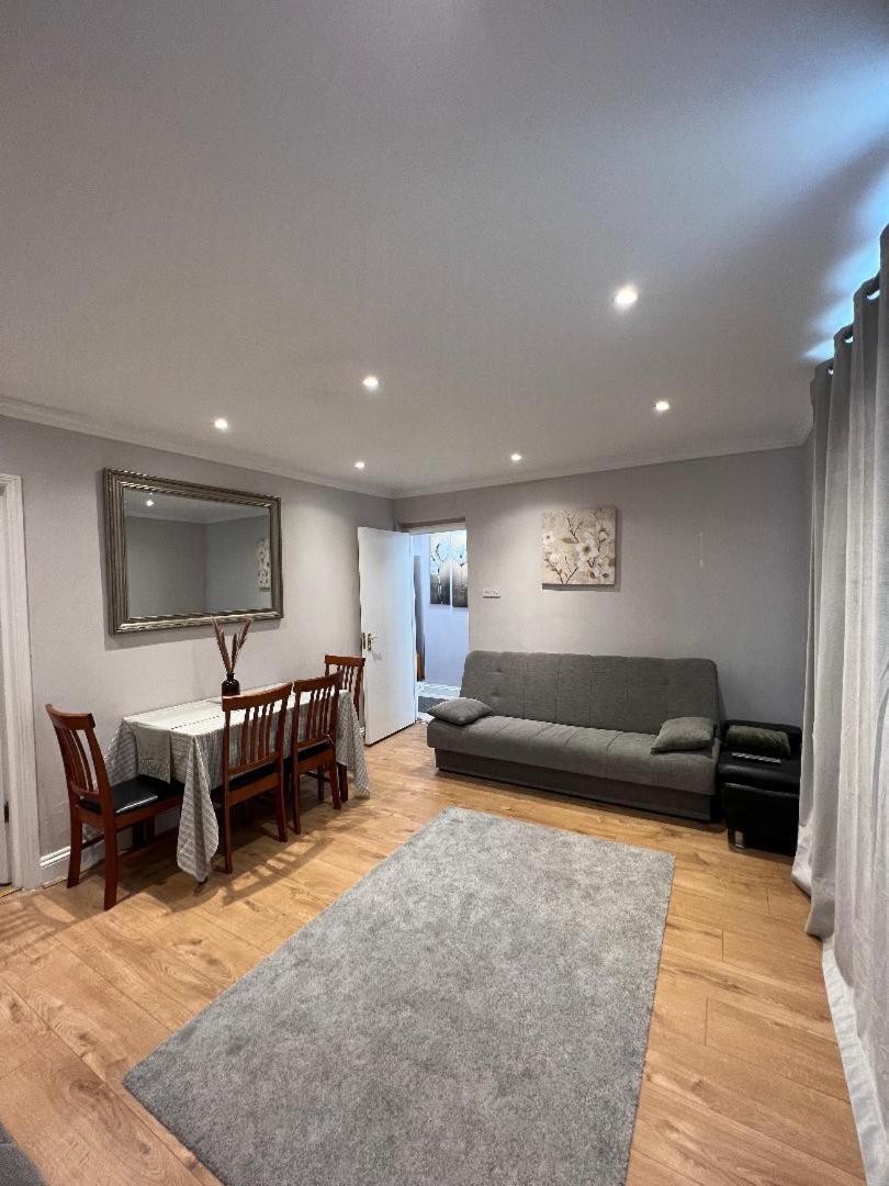 London Property Apartments For Up To 6, Next To Big Ben & London Eye Экстерьер фото