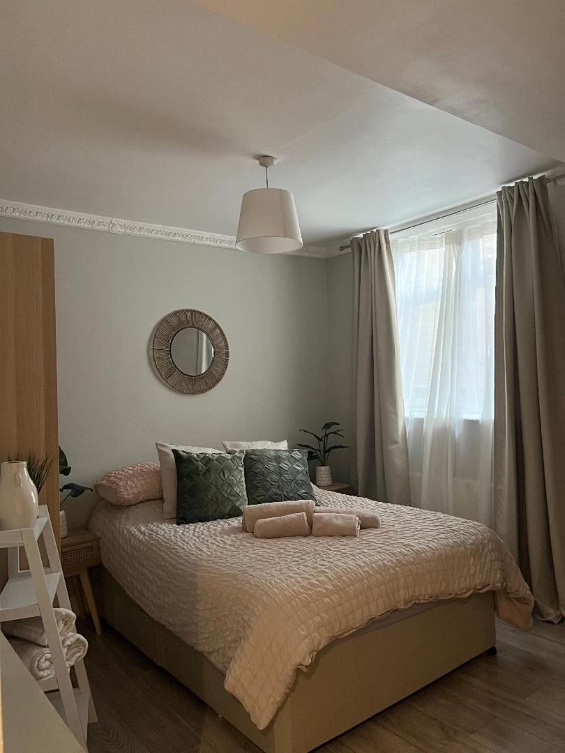 London Property Apartments For Up To 6, Next To Big Ben & London Eye Экстерьер фото